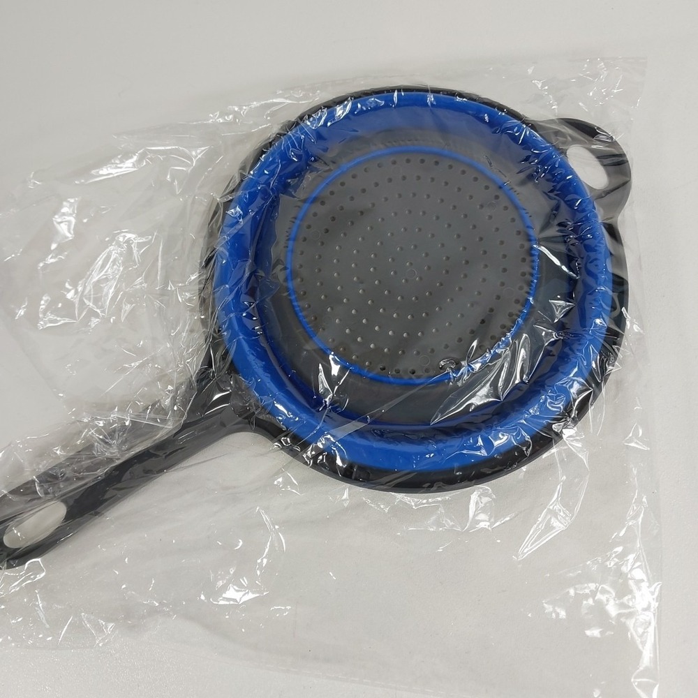 Hand-Held Silicone Collapsible Strainer Colander Flat Storage - Picture 3 of 4